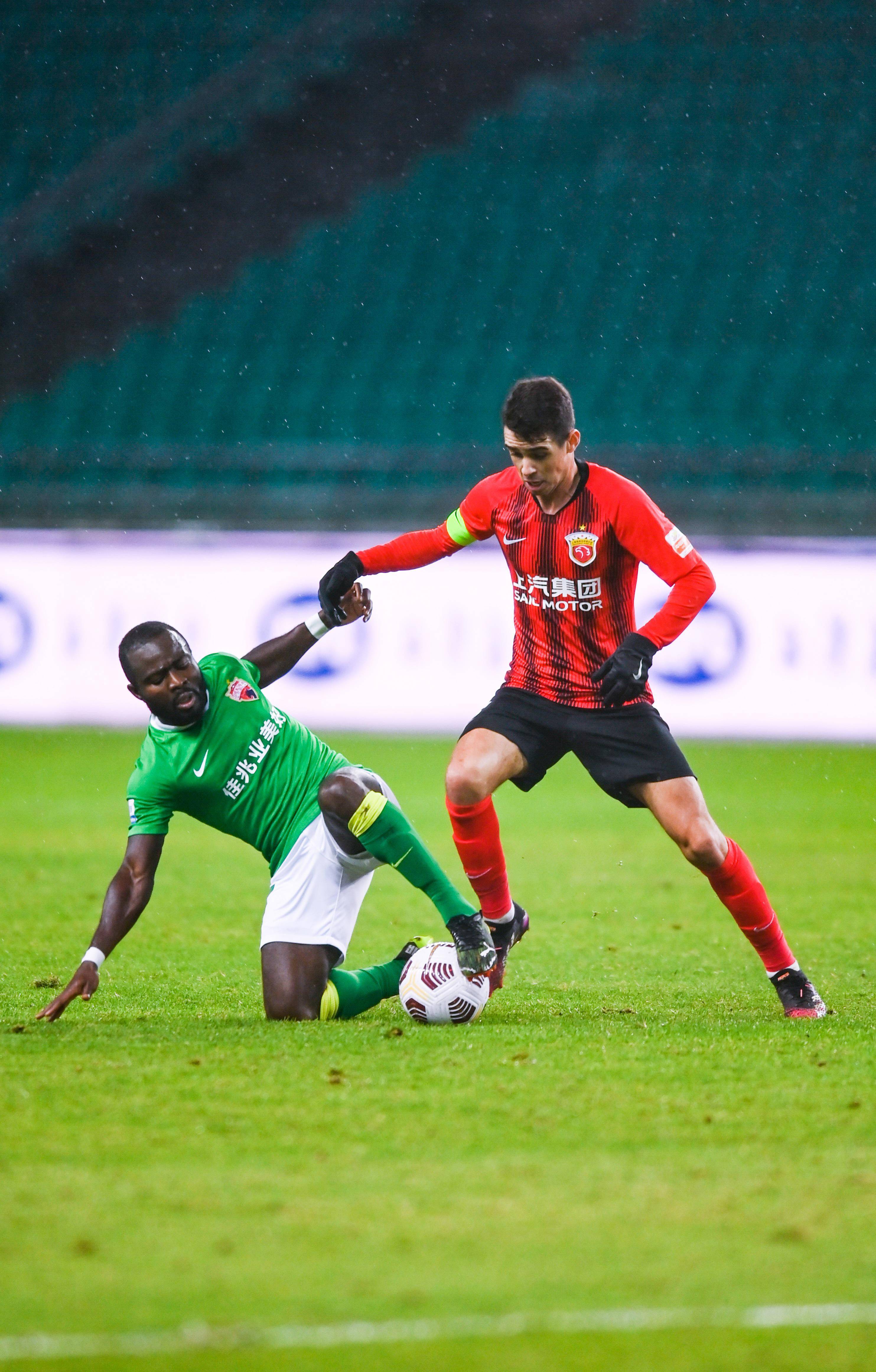 在当天上午 在当天上午