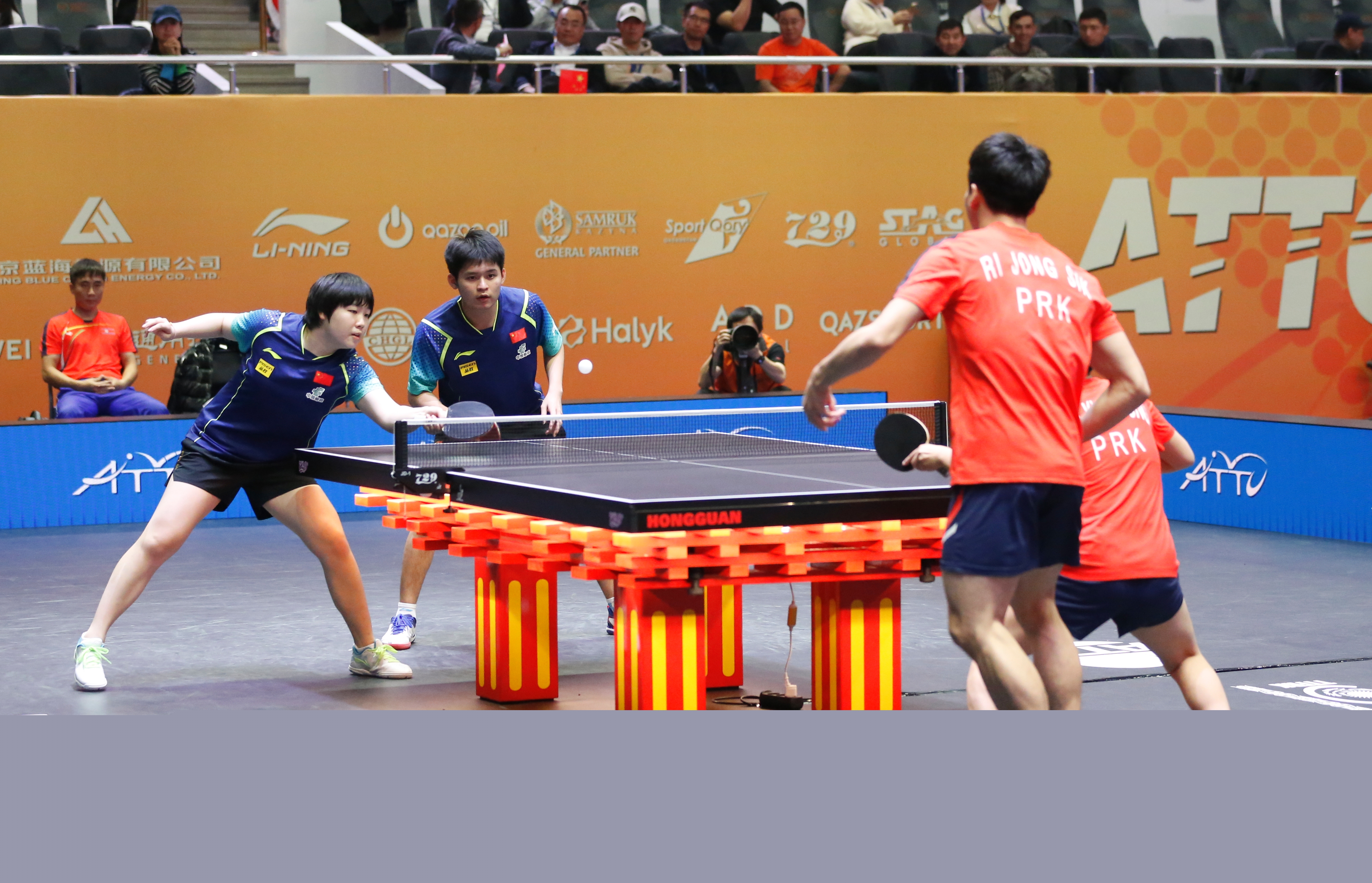 供了一个在 供了一个在